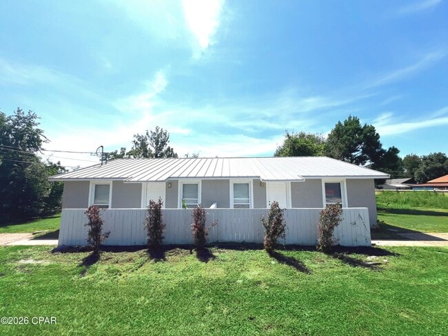 Photo - 3039 Headland Ave