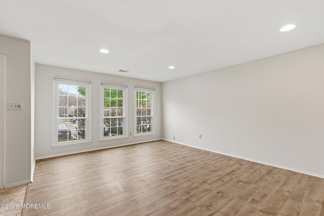 Photo - 280 Fairfield Pl