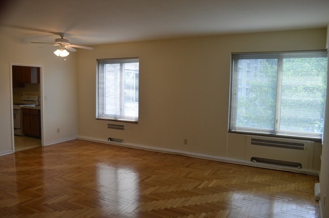 The Classic Living Room - 1609 N. Prospect Avenue