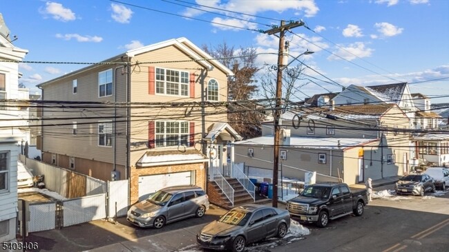 Photo - 110-PT112 Redwood Ave