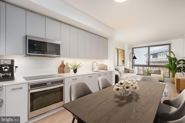 Building Photo - 1630 Columbia Rd NW Unit 407