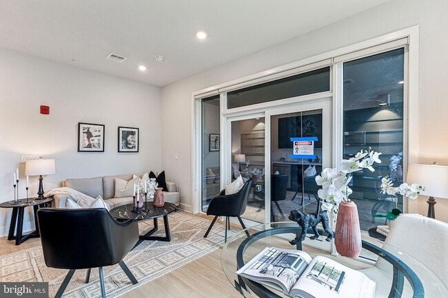 Building Photo - 6910 Ridge Ave Unit 415