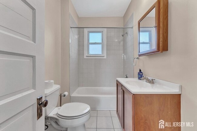 Photo - 329 George St Unit 2