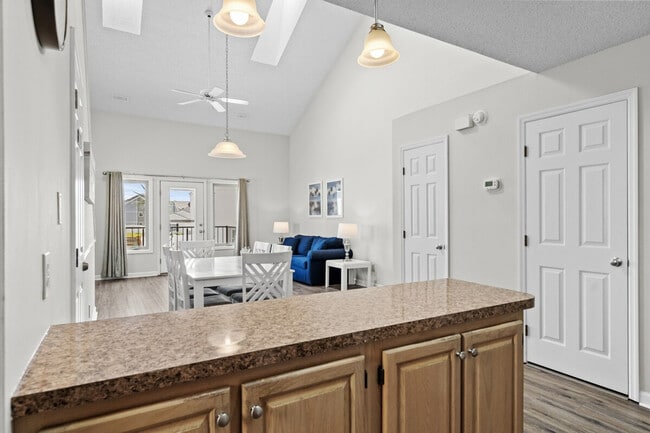 Building Photo - 216 Double Eagle Dr Unit SI ID1329043P