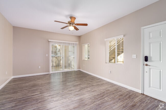 2BR, 2BA - 1,094SF - Living Room - Sablewood Gardens