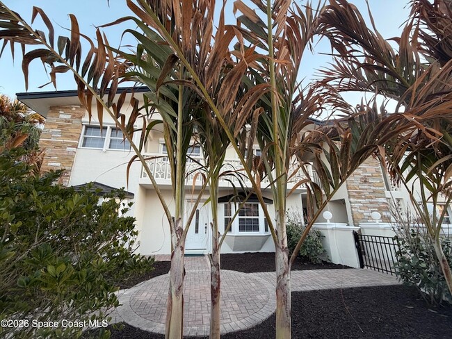 Building Photo - 154 Crescent Beach Dr Unit 1