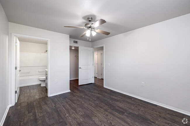 2BR, 2BA - 925SF - Primary Bedroom - Trailside Place