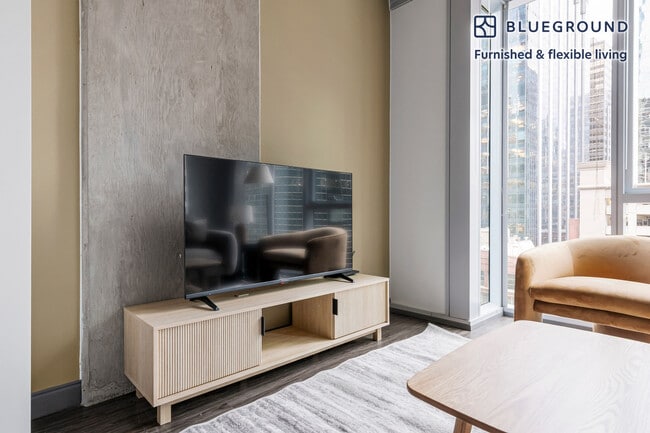 Photo - 215 W Lake St Unit FL12-ID1343