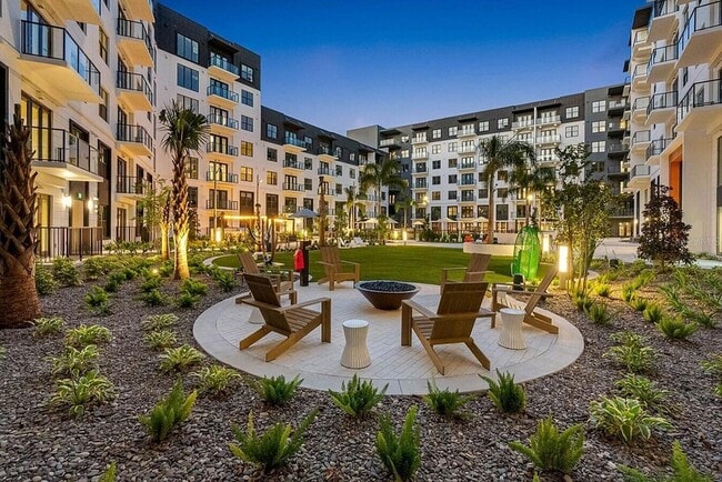 Photo - 425 Centerpointe Cir Unit A1