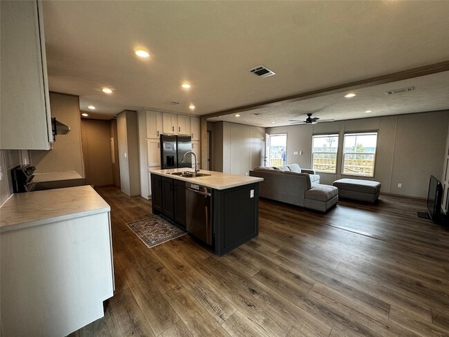 Photo - 191 Holly Pond