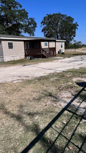 Photo - 44 Lake Falls Ln