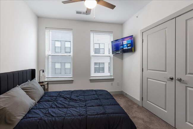 Photo - 2039 Woodburn Ave Unit SI ID1622836P