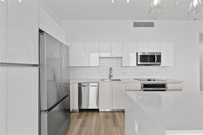 Photo - 101 Diplomat Pkwy Unit 2002