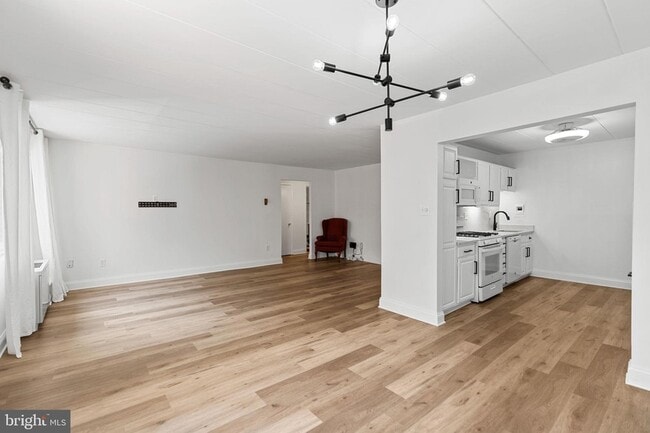 Photo - 4800 Chevy Chase Dr Unit 408