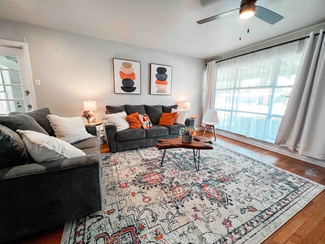 Photo - 318 Aberdeen Ave Unit ID1268410P