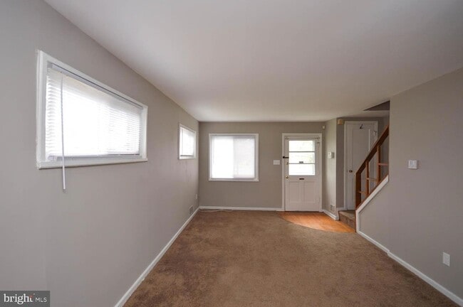 Photo - 5000 Surrey Ln