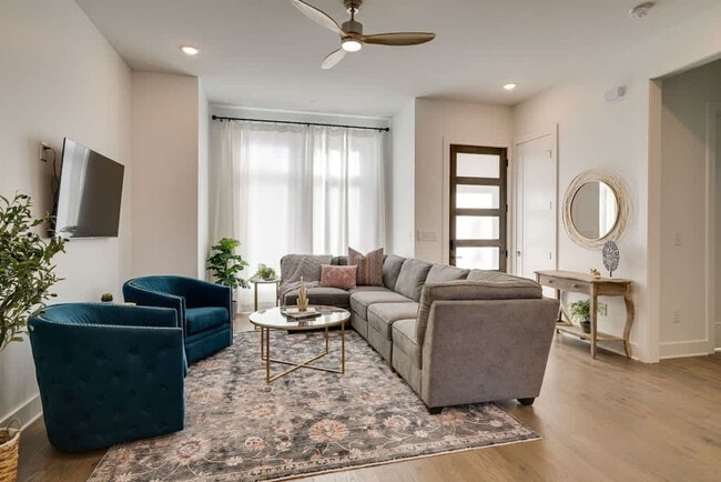 Building Photo - 201 Prince Ave Unit ID1051702P