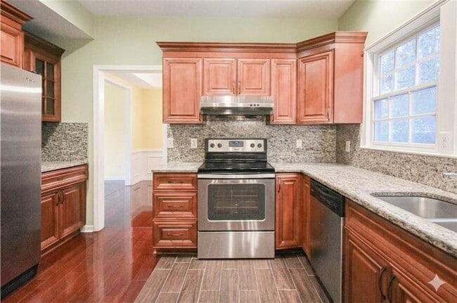 Photo - 1104 Sadlers Close