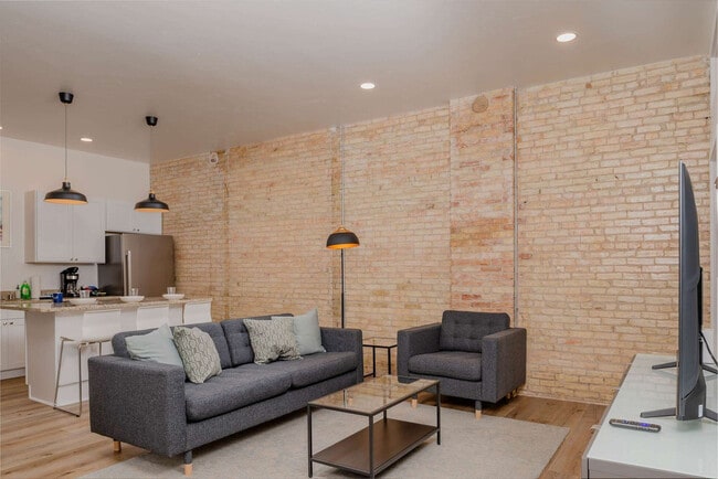 Building Photo - 125 W Wisconsin Ave Unit ID1318207P