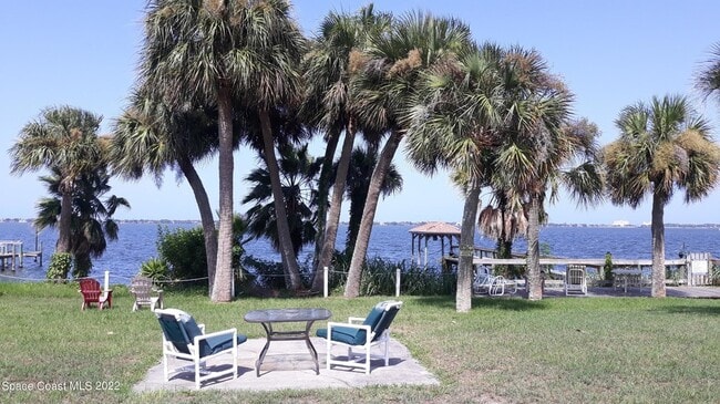 Building Photo - 2095 Pineapple Ave Unit 1