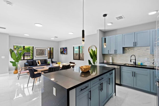 Photo - 1540 NW 46th St Unit FL1-ID1254772P