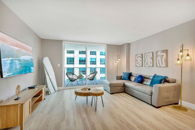 Building Photo - 1200 Brickell Bay Dr Unit SI ID1227477P