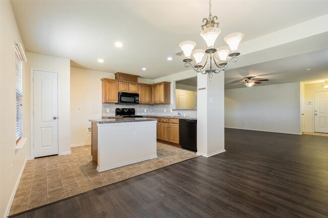 Photo - 3917 Mantis St