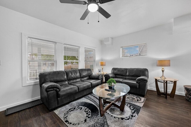 Photo - 2009 Sharon St Unit ID1345029P