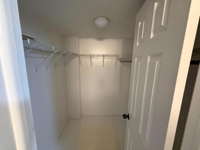 Photo - 9450 Live Oak Pl Unit 306