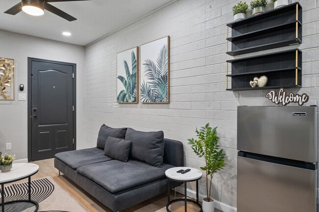 Photo - 4113 W Virginia Ave Unit ID1244355P