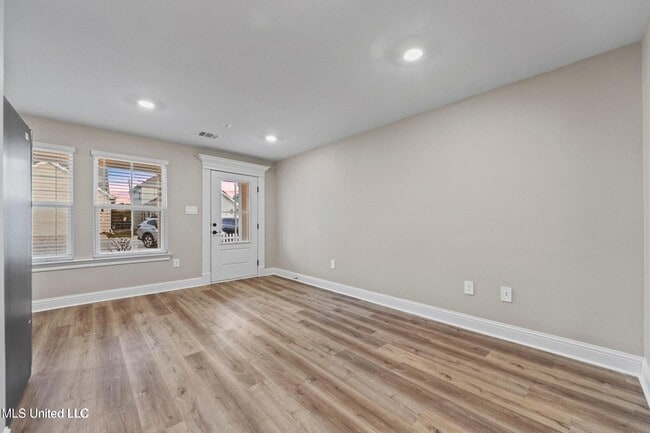 Photo - 1527 2nd St