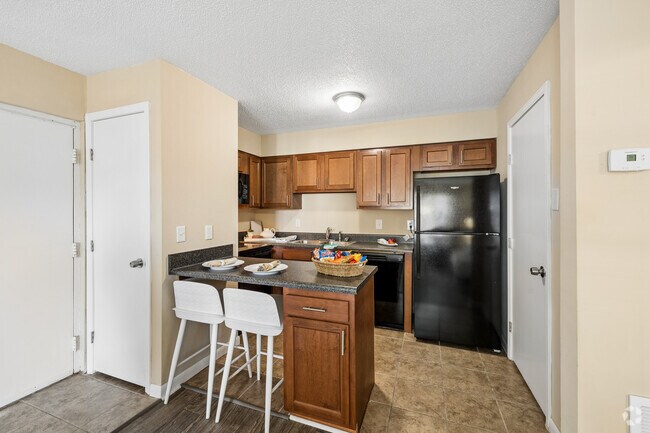 1BR, 1BA - 630SF - Kitchen - Hillcrest Estates
