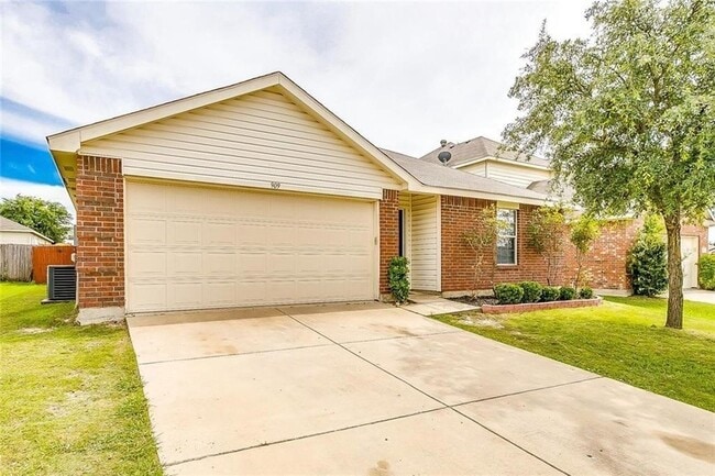 Photo - 909 Poncho Ln