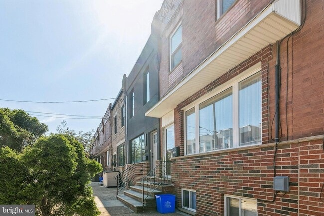 Photo - 3156 Almond St