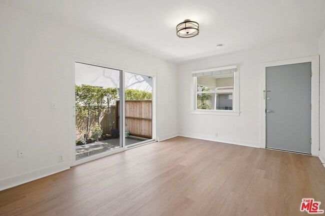 Photo - 1563 E Elizabeth St