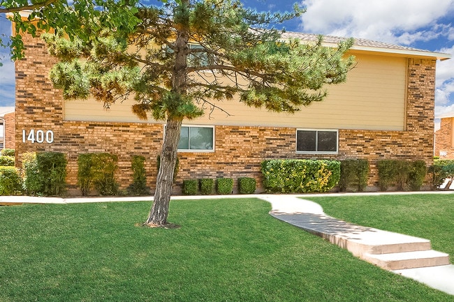 Briarwood Apartments - Briarwood Apartments