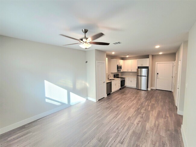 Photo - 1620 Oak Tree Dr Unit 1104