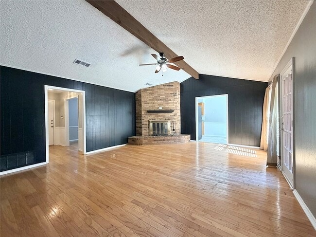 Building Photo - 1821 Broadway St