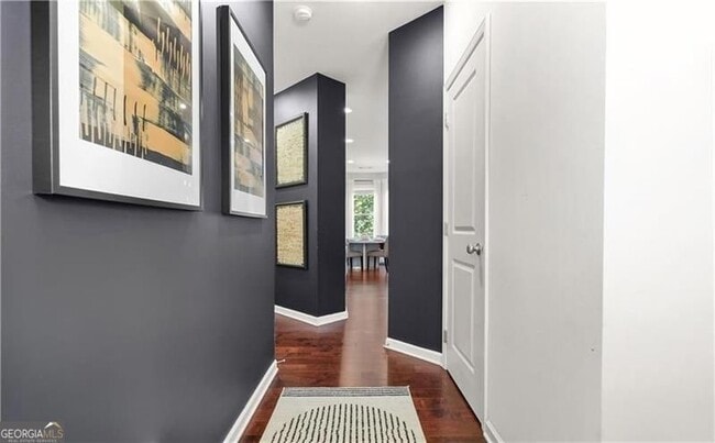 Photo - 580 Morrow Ln