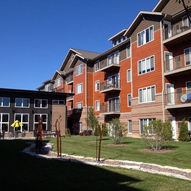 Courtyard - 1600 Tosa