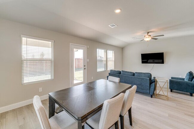 Photo - 723 Williams Wy Unit SI ID1385583P