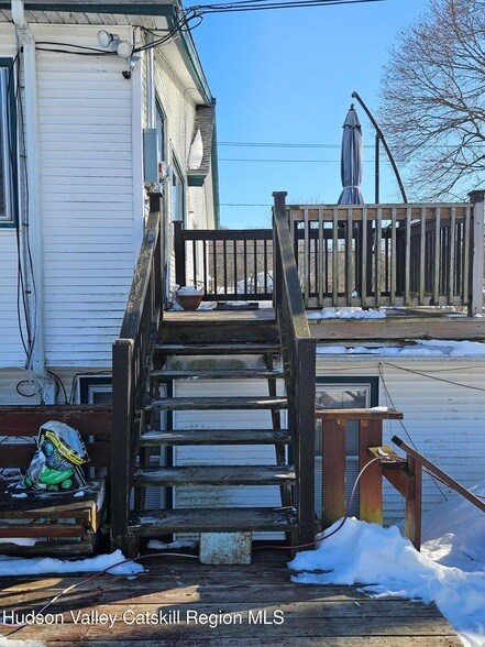 Photo - 477 Lattintown Rd