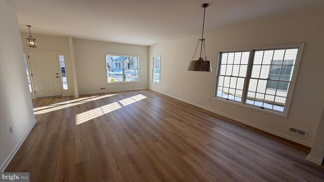 Photo - 49 Wagon Wheel Ln