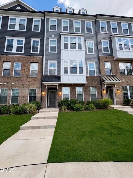Building Photo - 602 Mkt Grv Dr