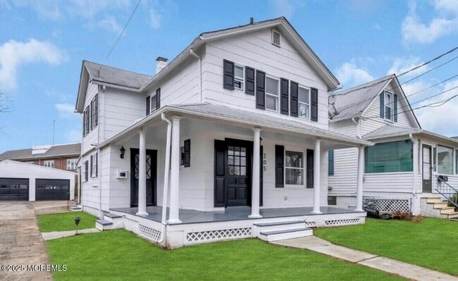 Building Photo - 205 Locust Ave