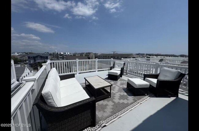 Building Photo - 207 Carteret Ave