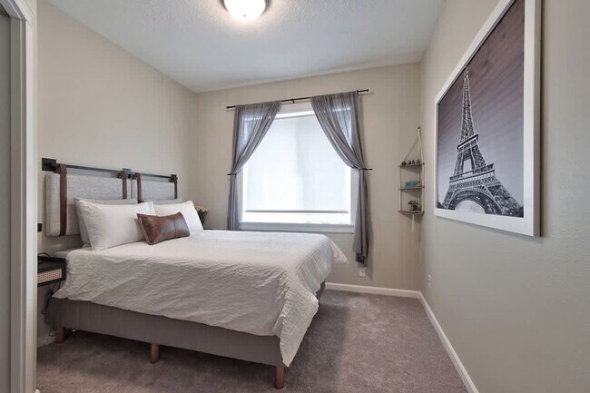 Photo - 615 E Washington St Unit SI ID1550270P