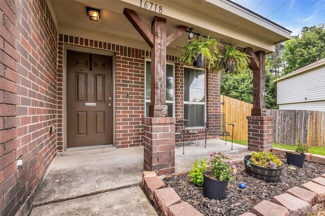 Photo - 16718 Warbler Dr