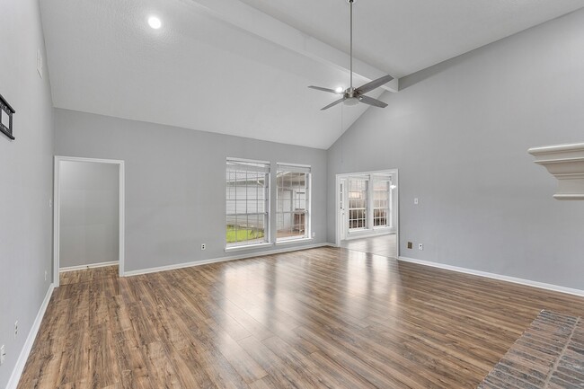 Photo - 5622 Woodland Creek Dr