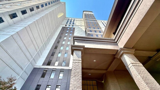 Photo - 717 Riverside Dr